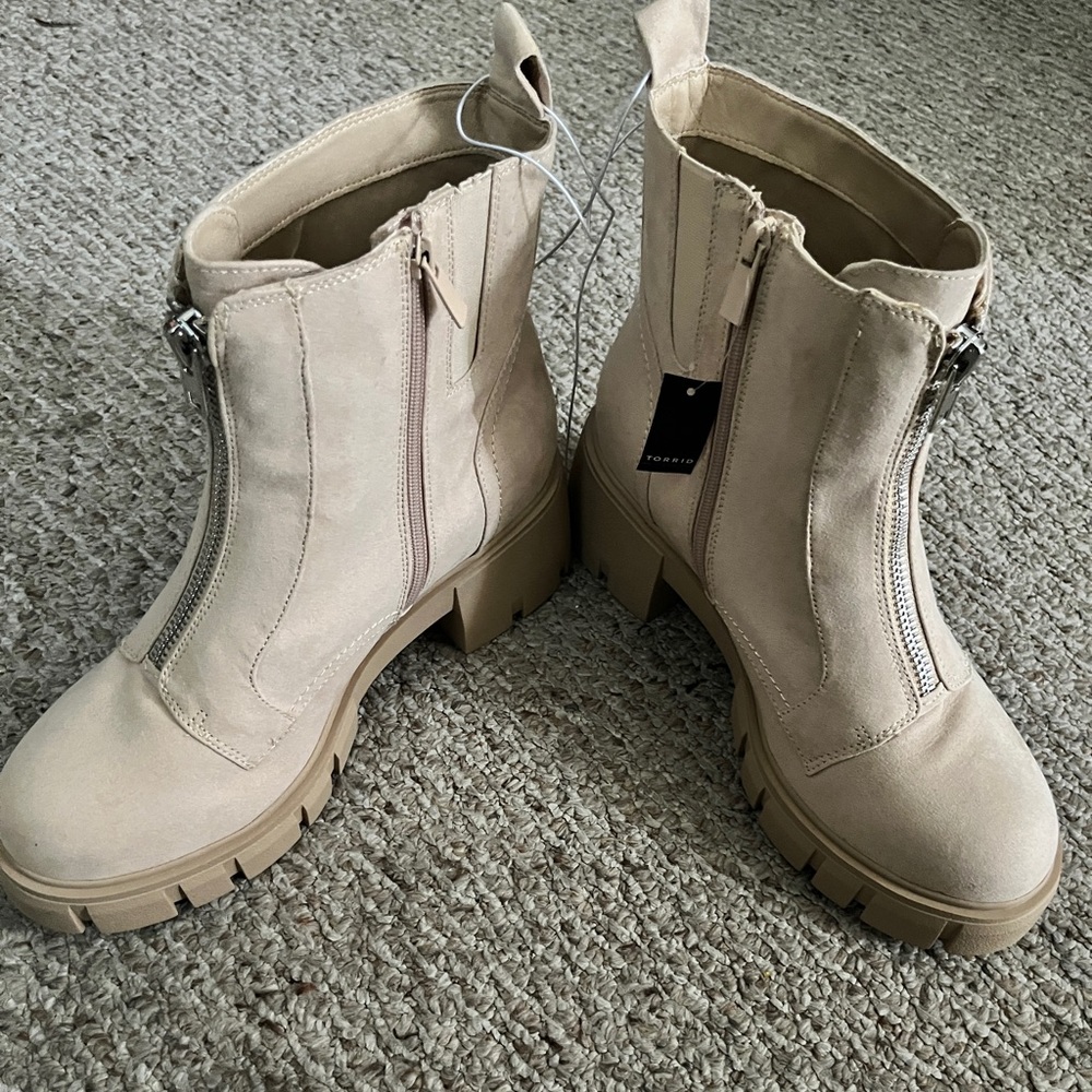 Torrid Front Zip Chelsea Bootie (Wide Width)